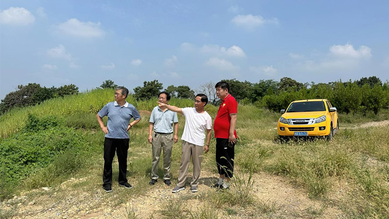 余敏輝一行蒞臨十里長山文化旅游產業園項目參觀考察